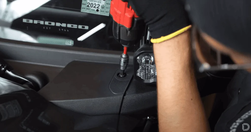 Ford Bronco How-to DIY: Wiring the Auxiliary Switches on the 2021 Ford Bronco GAhTLKl