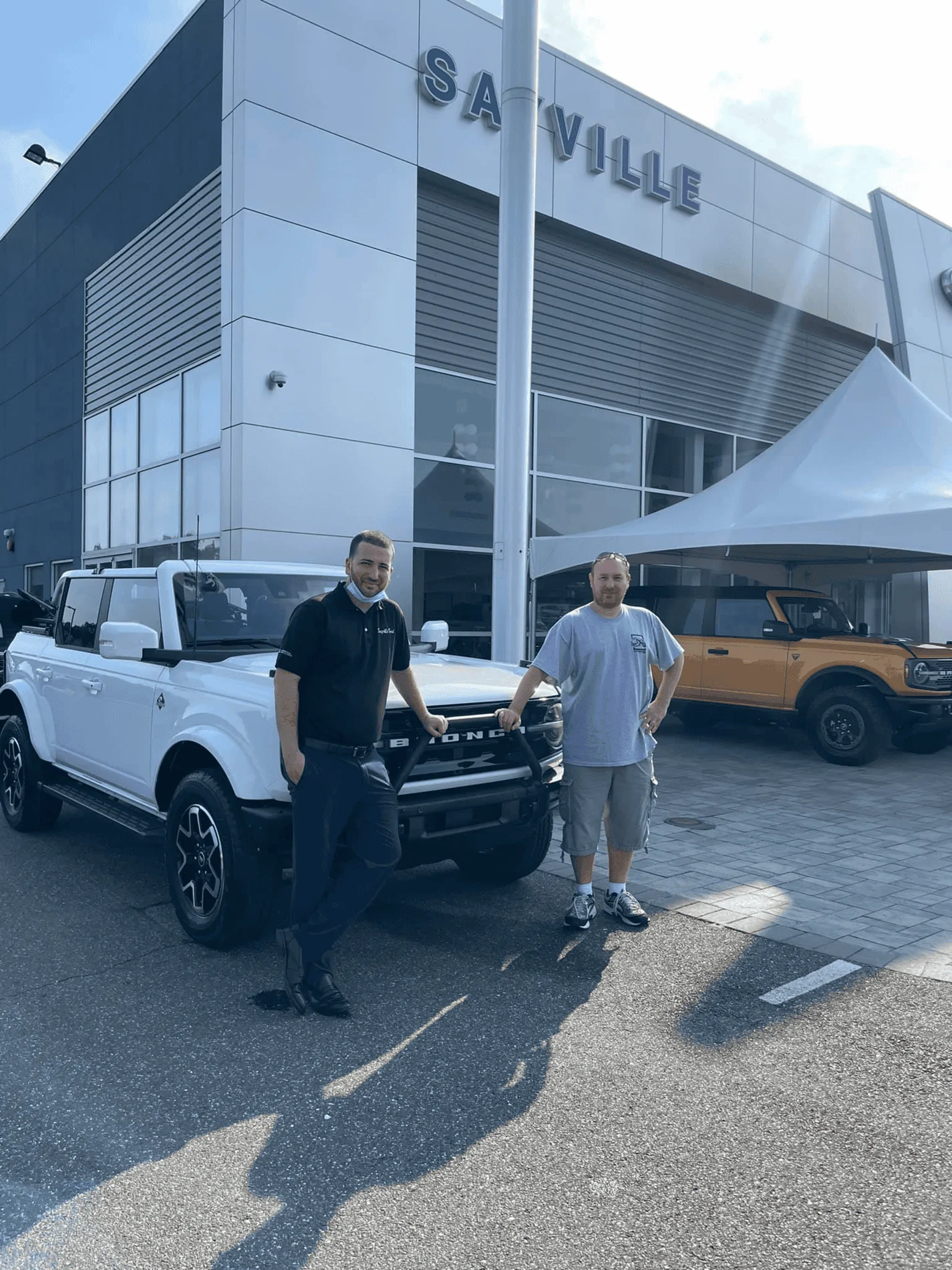 Ford Bronco OXFORD WHITE Bronco Club 1631743659721