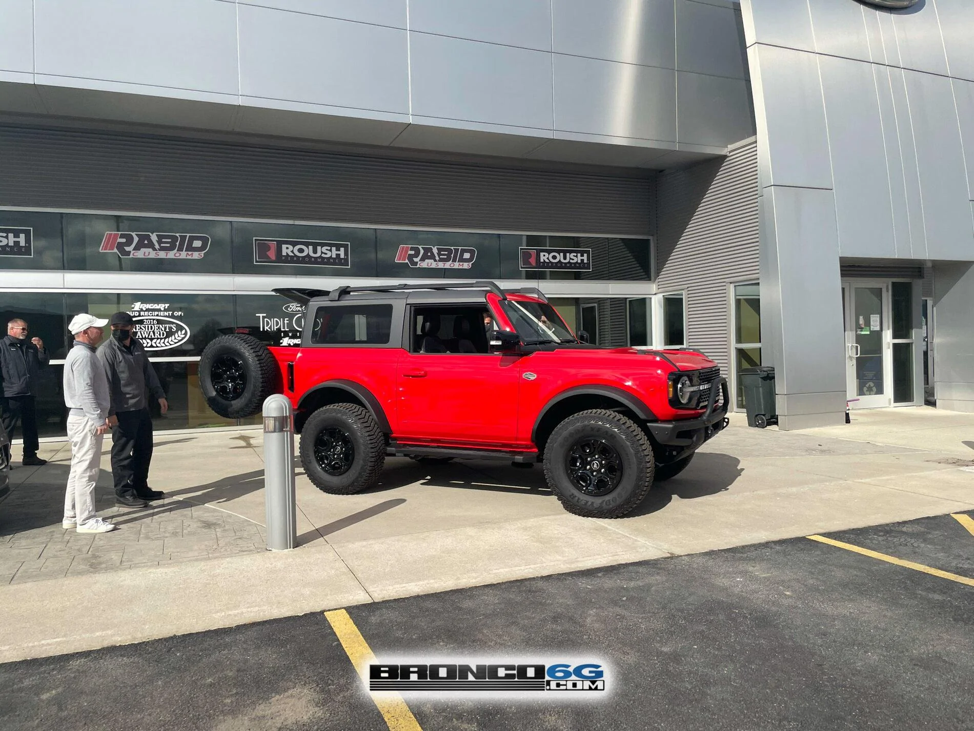 Ford Bronco 2-Door Bronco Glamour Shots? ED8BB2AC-8FDA-4A51-AAA6-0CD994F6CC4D