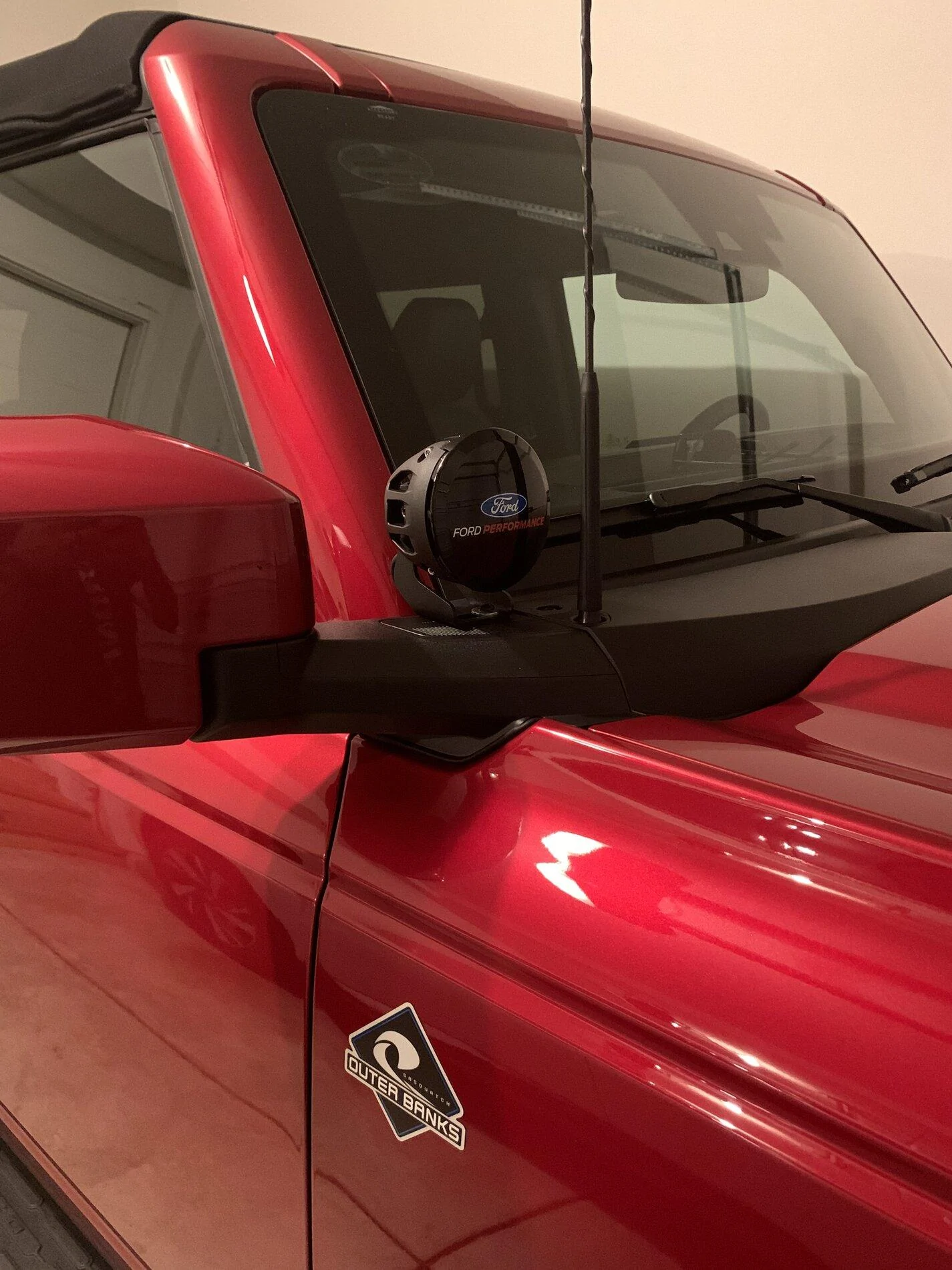Ford Bronco RAPID RED Bronco Club 533E68B2-4C67-4FB8-801A-1F6CF494124D