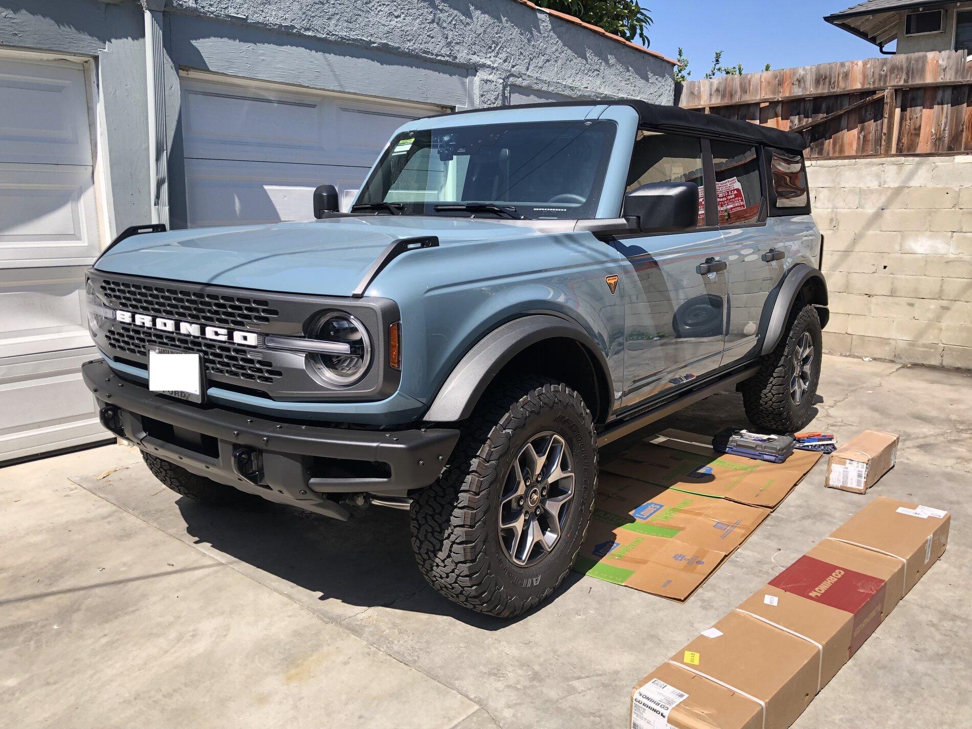 Ford Bronco Installed the Rhino Dominator D6 tube steps on my Badlands Bronco IMG_2179