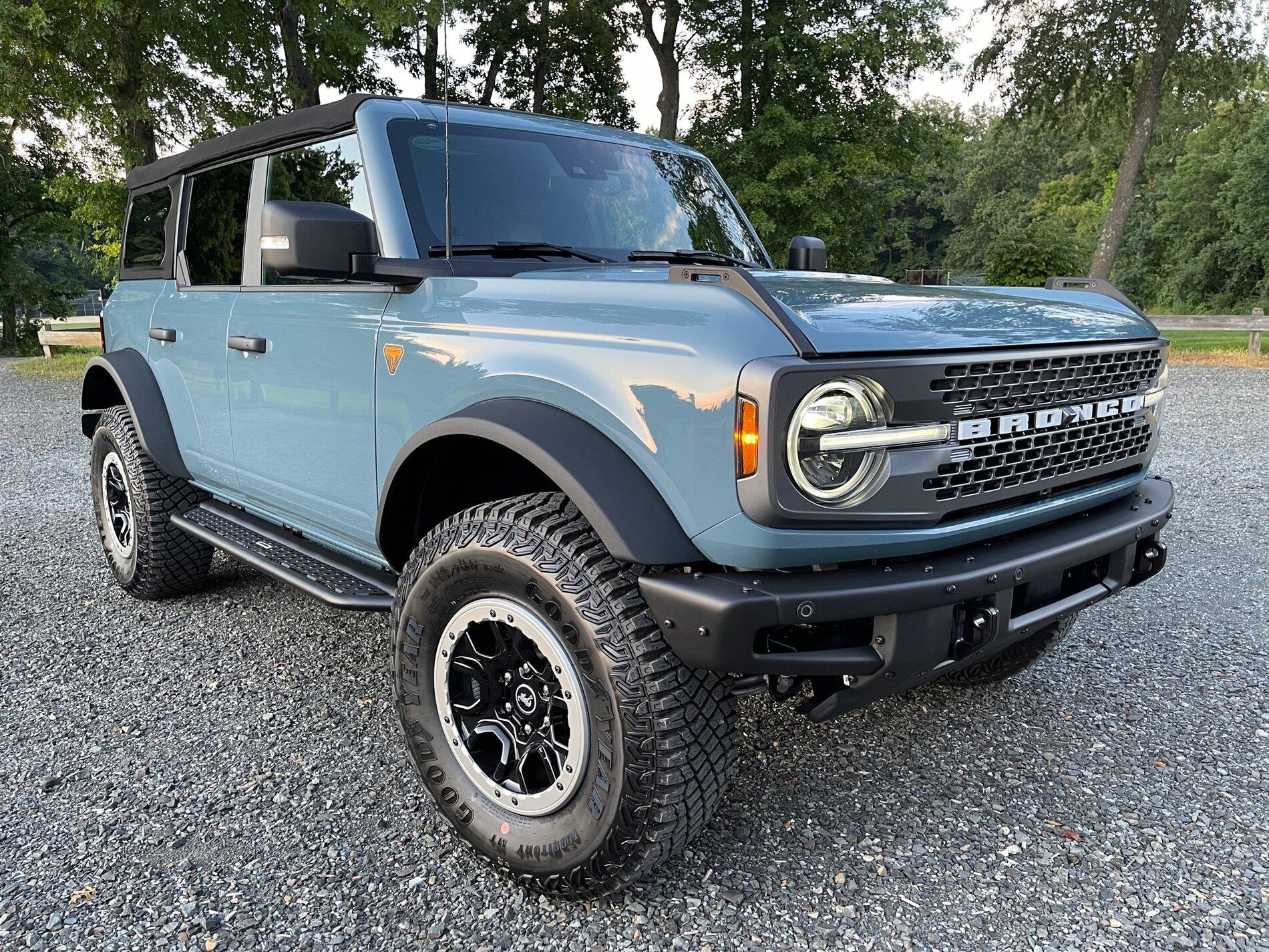Ford Bronco Installed the Rhino Dominator D6 tube steps on my Badlands Bronco Bronc1