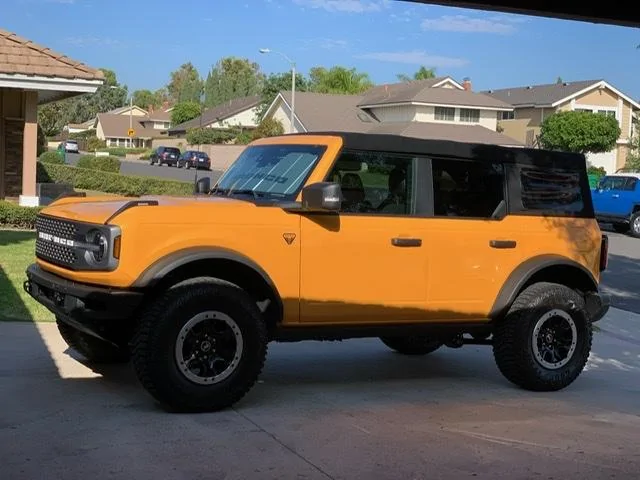 Ford Bronco Cyber Orange Sunset 32F82354-C034-491E-A13A-8709EF4C23E6