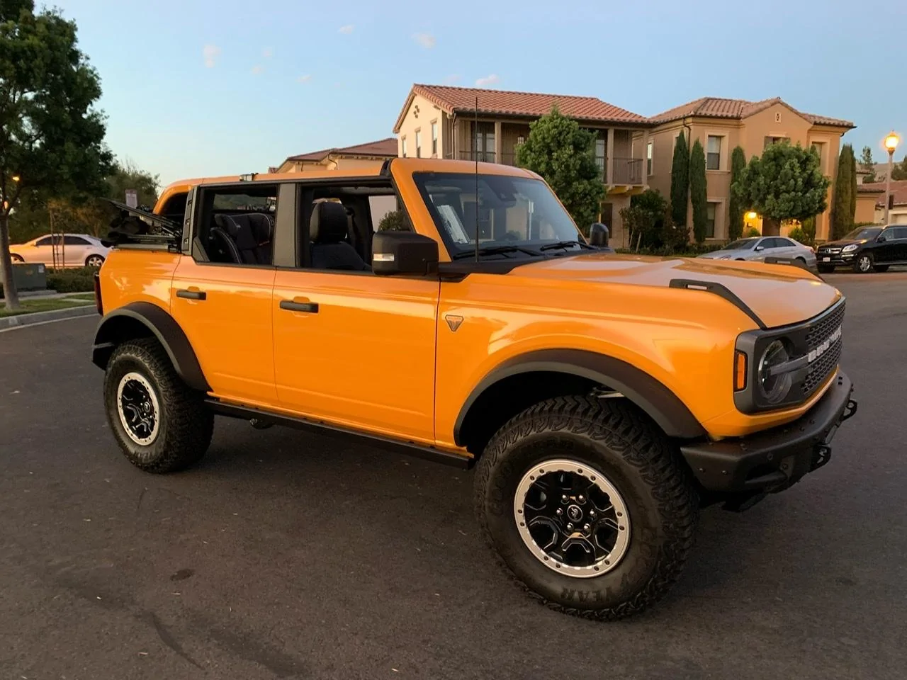 Ford Bronco Cyber Orange Sunset 086EF44C-CD2C-4D71-92A7-53636B7C2637