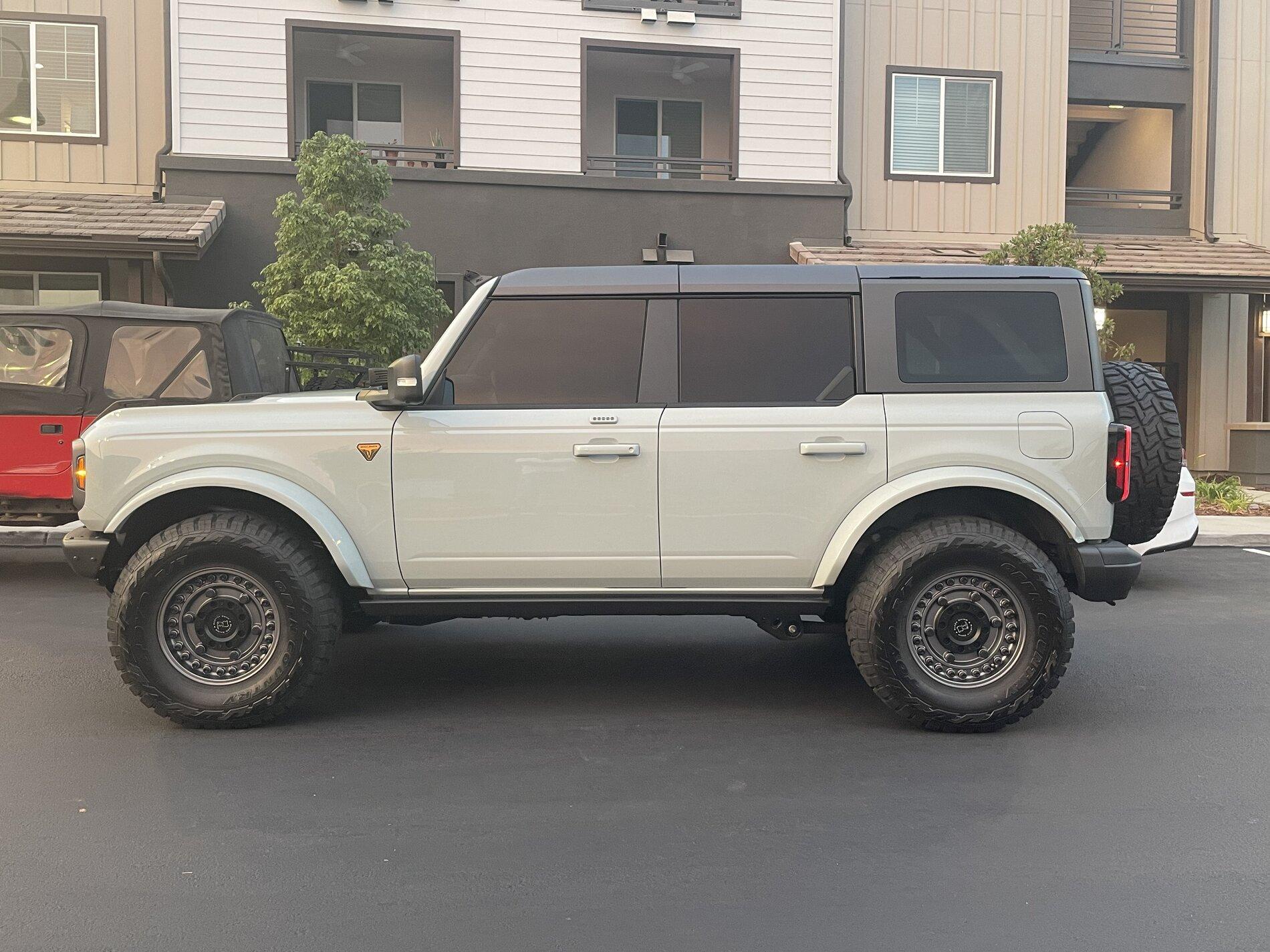 Ford Bronco CACTUS GRAY Bronco Club 1FDABA25-7769-4EF4-BFBA-776F76AFD237