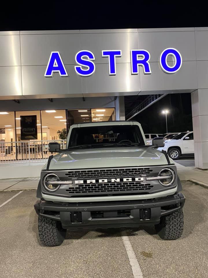 Ford Bronco 🛠 8/30 Build Week Group 242922737_10216721210861193_8337819474724520455_n