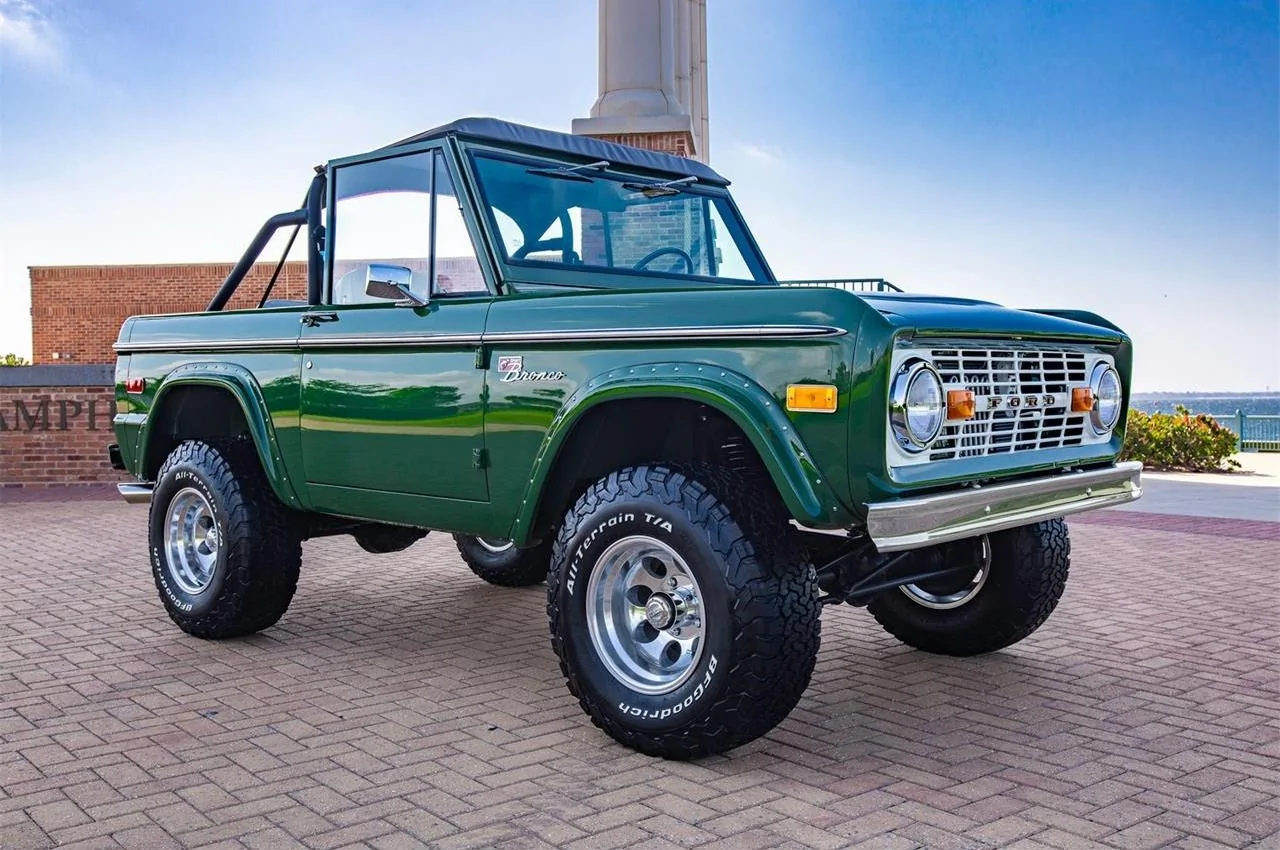 Ford Bronco ERUPTION GREEN Bronco Club 1971 Mallard Green Bronco (3)