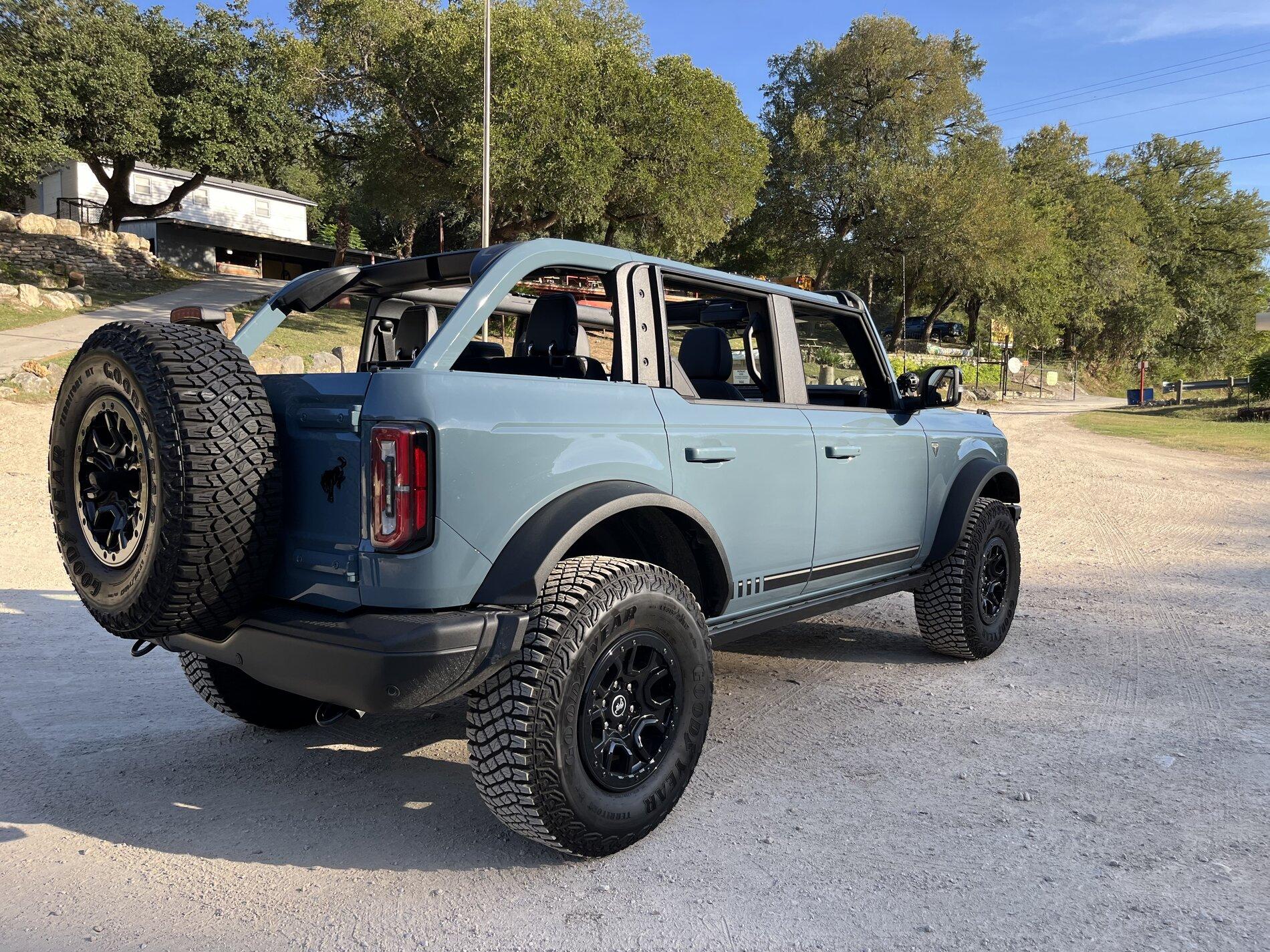 Ford Bronco AREA 51 Bronco Club D2D8AC3C-782A-4FD2-8C46-927B483391BF