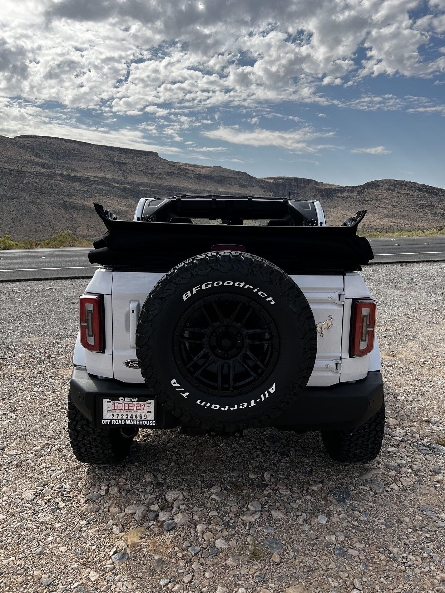 Ford Bronco OXFORD WHITE Bronco Club 800D276E-95FD-4C75-8D8A-54718617897D