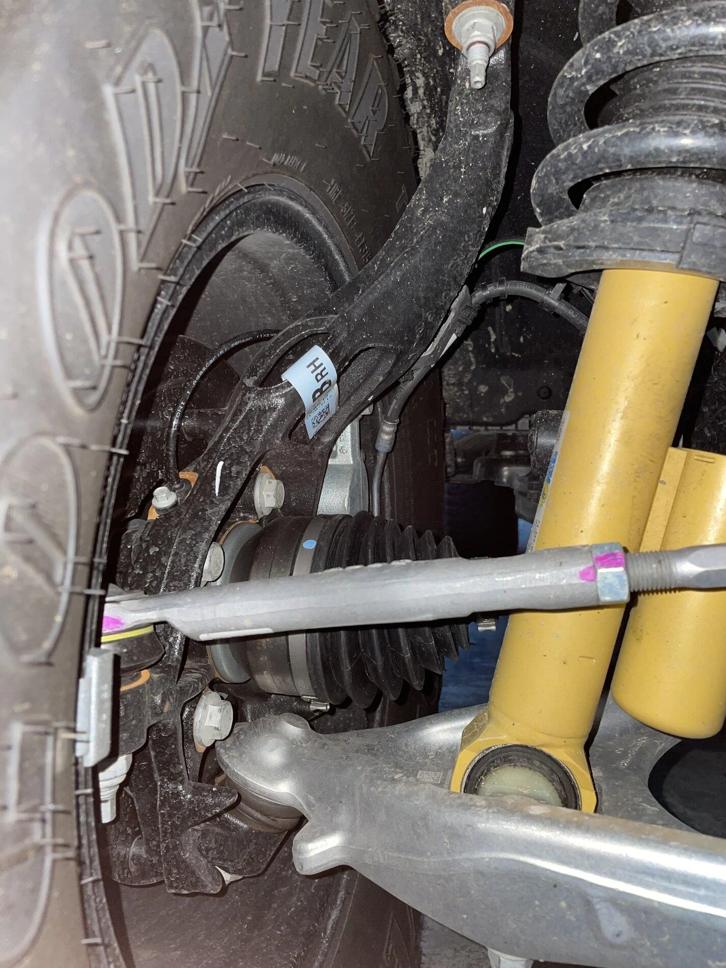 Ford Bronco What do the spindles look like ? spindl