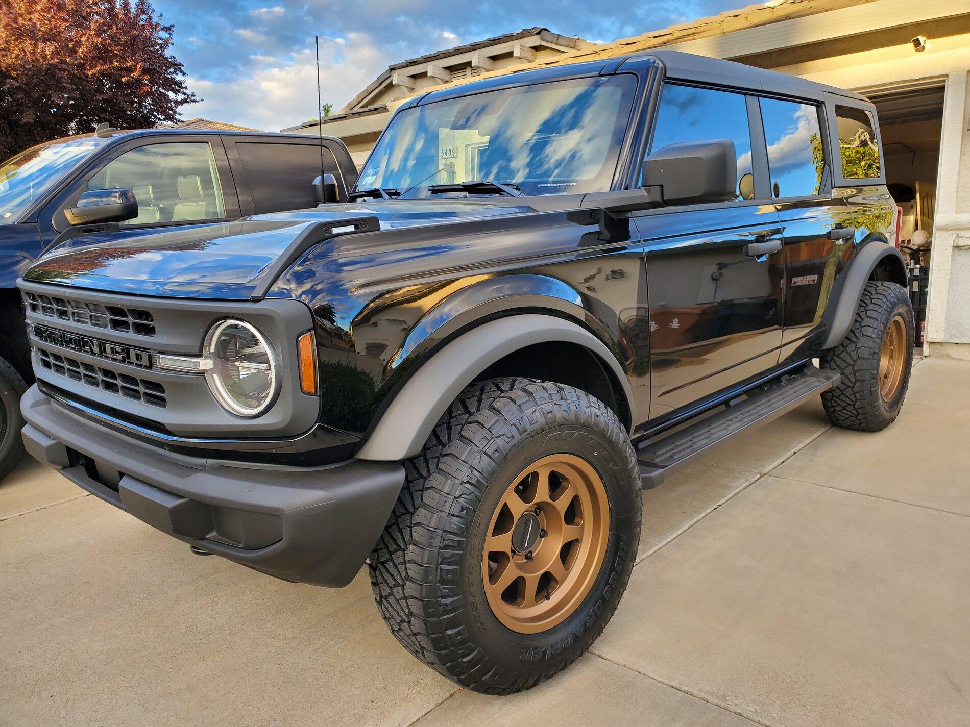 Ford Bronco SHADOW BLACK Bronco Club 20210927_182600