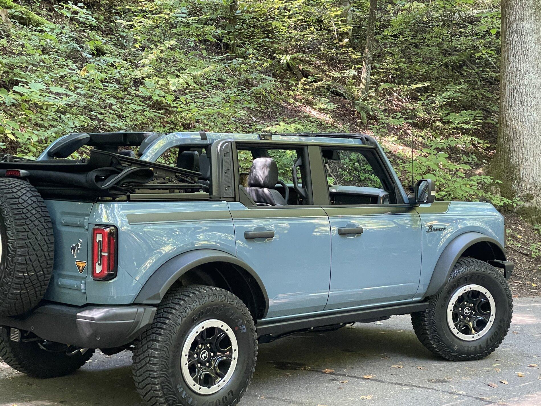 Ford Bronco AREA 51 Bronco Club 27958DE8-64E0-40AB-9A9F-002BC5615DEF