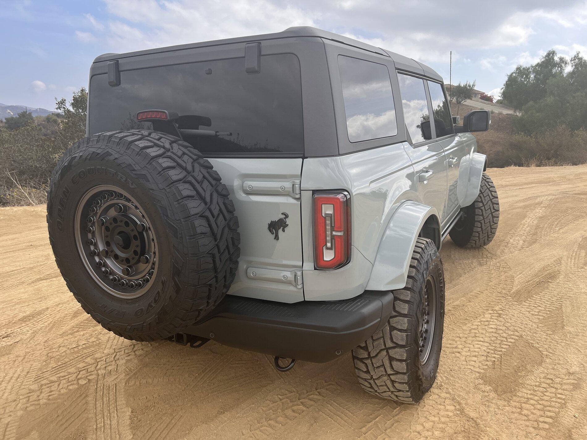 Ford Bronco Cactus Gray Badlands : 35’s, Black Rhino Gunmetal wheels, Toyo A/T tires, LED corner lights and lightbar, painted fenders 749A0632-11BA-4B8E-840A-A4F4211C2A3A