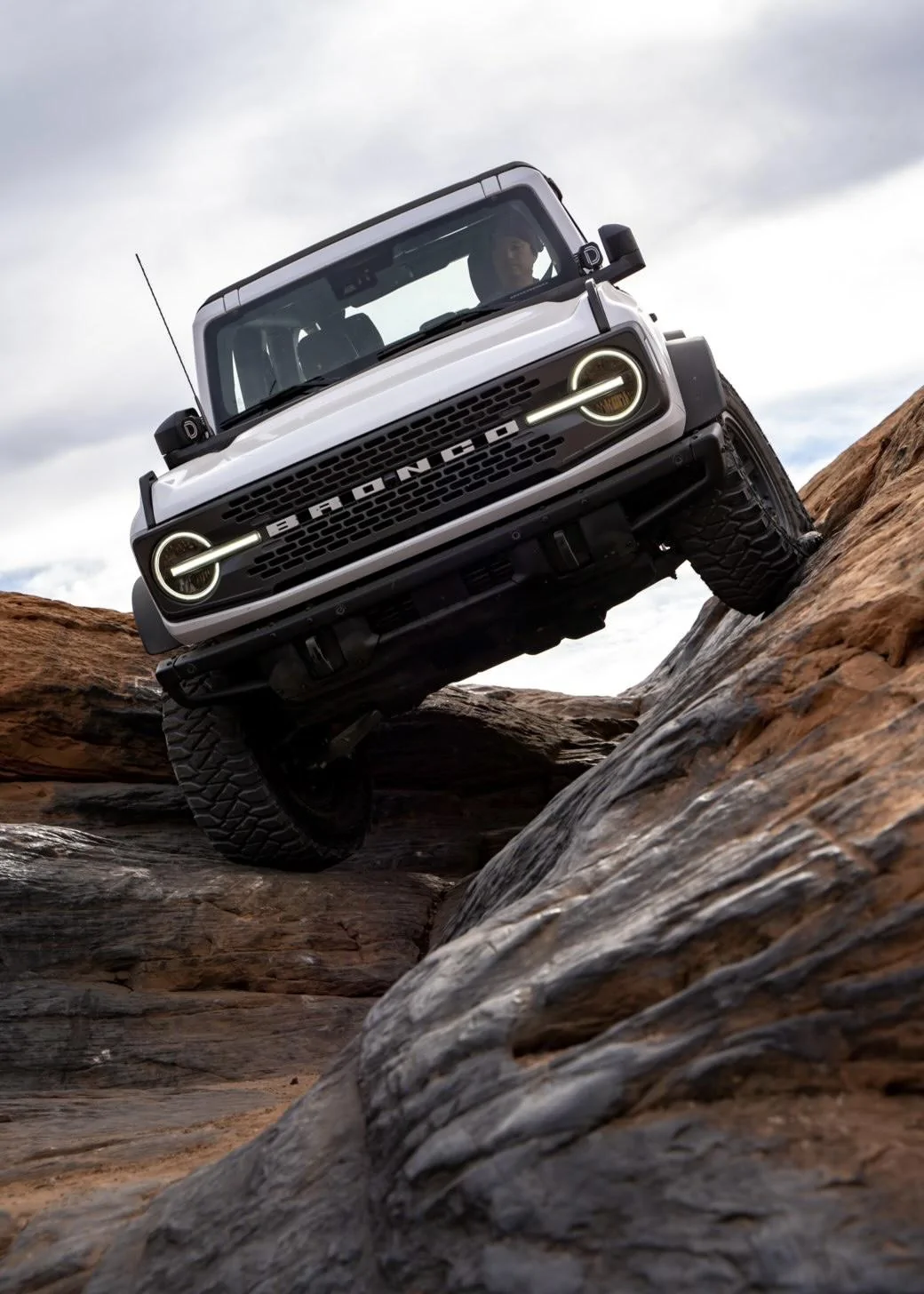 Ford Bronco OXFORD WHITE Bronco Club BFB9CC39-FAC2-4E1B-9BBF-8C2A7B9C5A7C