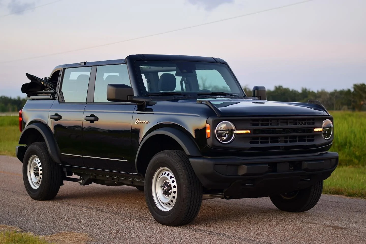 Ford Bronco BroncoDepotUSA's 4Dr - Shadow Black Base- No Options C47A3F60-A4AC-41BF-9470-5F1A6207B6EA