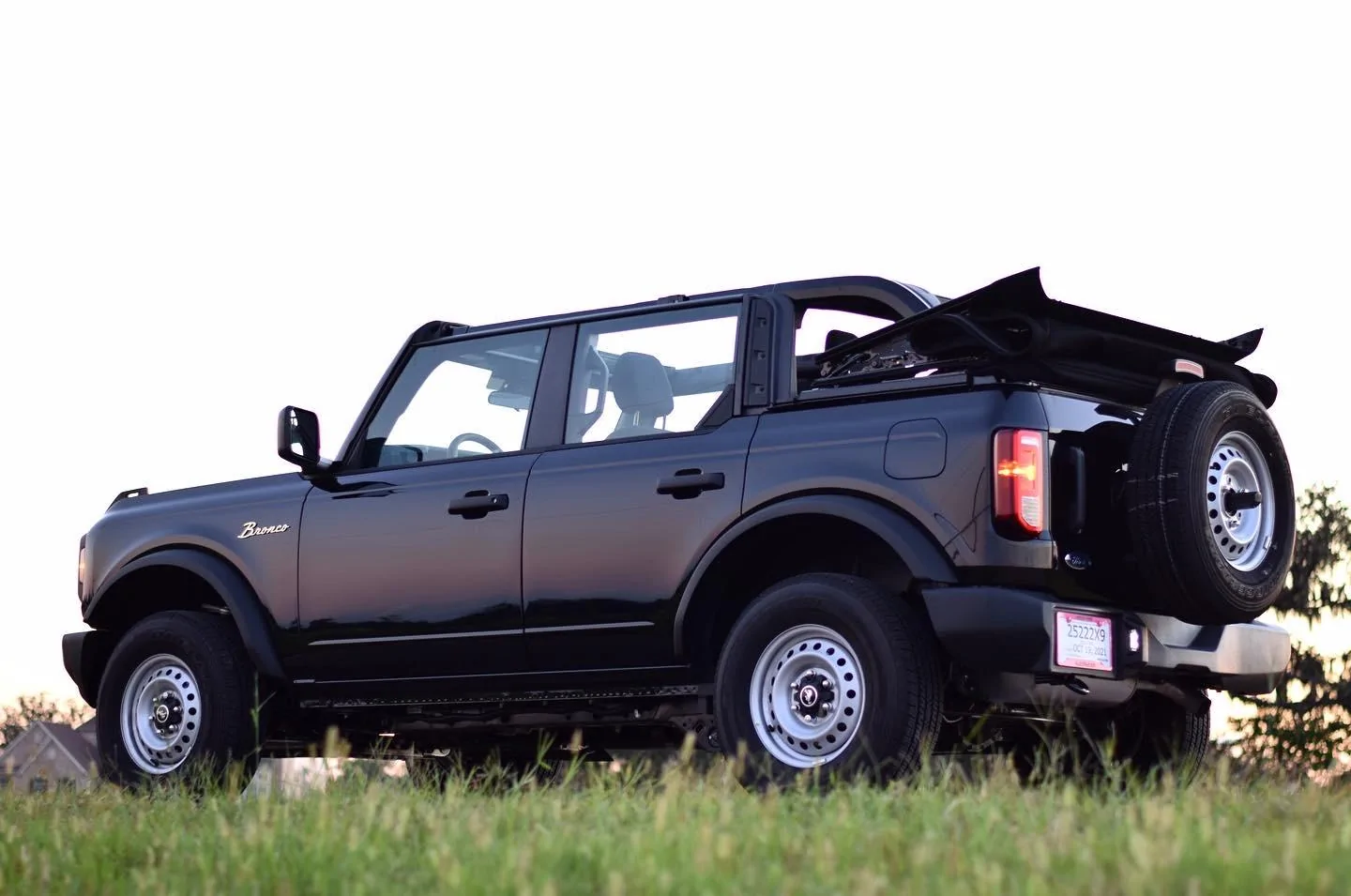 Ford Bronco BroncoDepotUSA's 4Dr - Shadow Black Base- No Options 5BA993A7-0B68-446D-BF24-AB78DF5A12B0