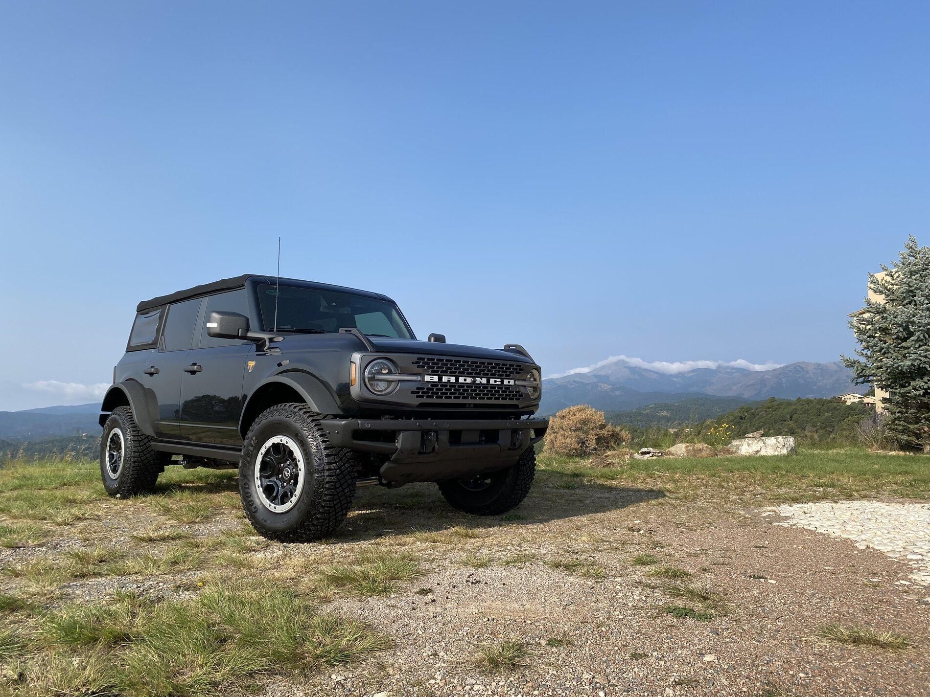 Ford Bronco SHADOW BLACK Bronco Club 9EBEA969-CB12-46F7-833D-A506FAA8A47A