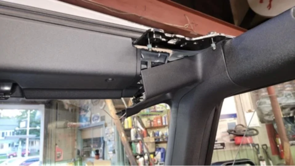 Ford Bronco Light bar install, using roof pre-wiring 1633022915315