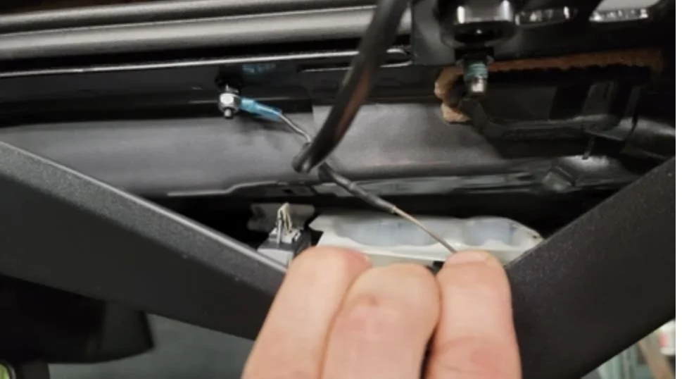 Ford Bronco Light bar install, using roof pre-wiring 1633022952332