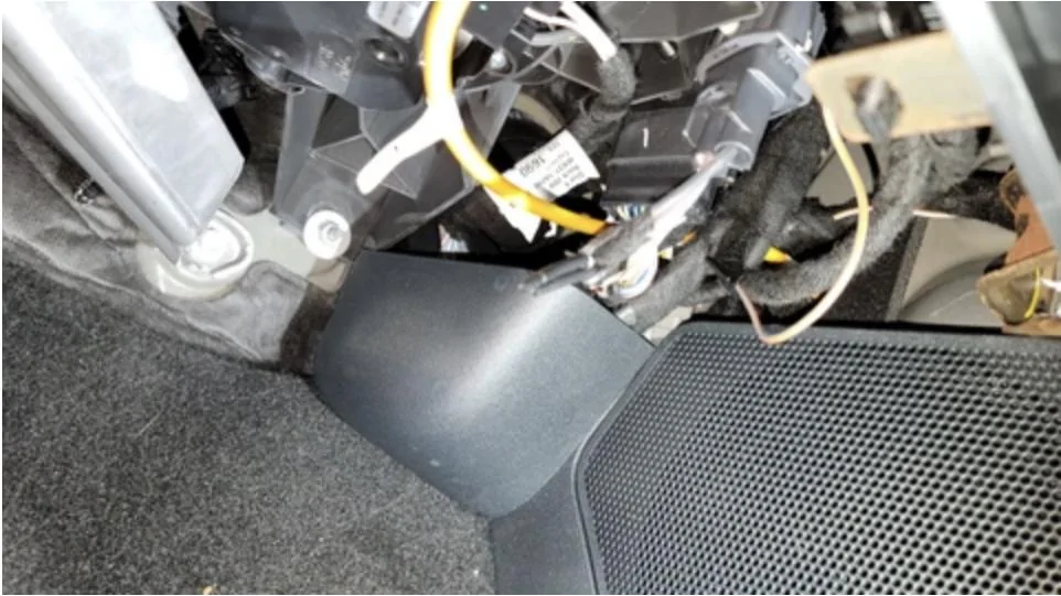 Ford Bronco Light bar install, using roof pre-wiring 1633023004221