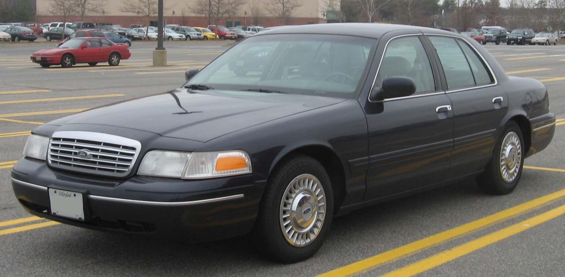 Ford_Crown_Victoria_LX.jpg