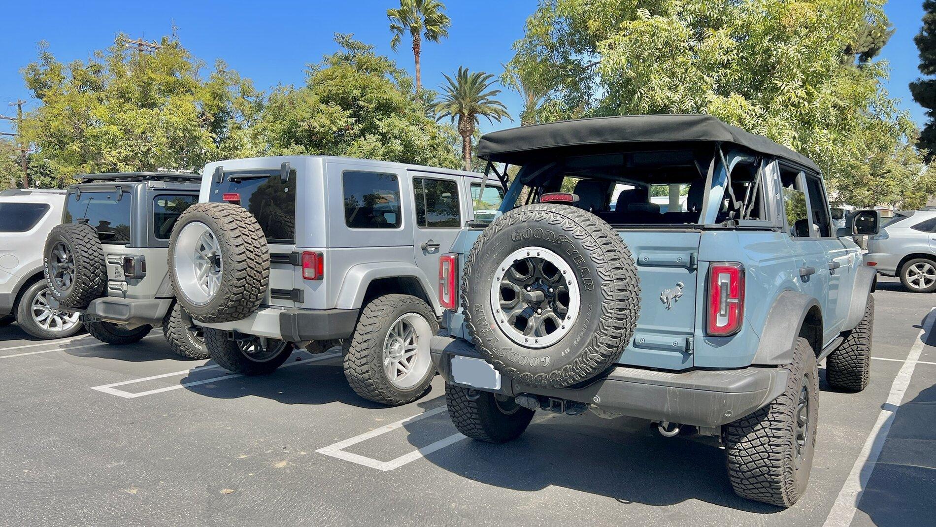 Ford Bronco Bronco | Wranglers - Side-by-Side 46DFFF9D-5542-4C67-9CF5-E715FAA38113