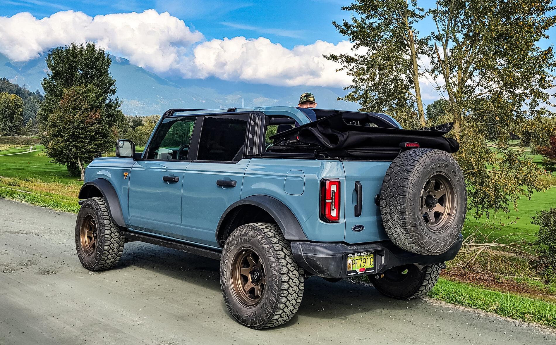 Ford Bronco AREA 51 Bronco Club psx_20211004_142947-
