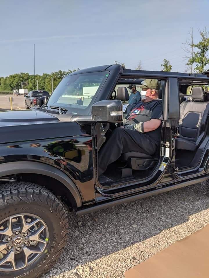 Ford Bronco Is the Bronco really this big? 109356378_2740872132851151_2606901937154591353_n