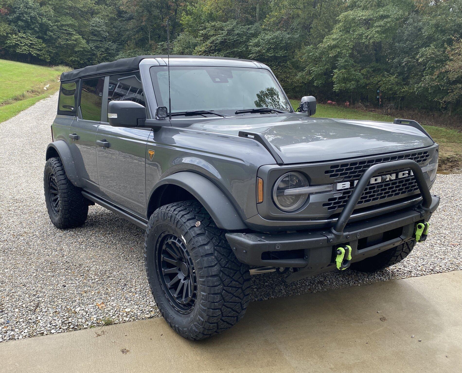 Ford Bronco CARBONIZED GRAY Bronco Club 5BBFED2E-72FB-486B-9C17-FB14EF8DE595