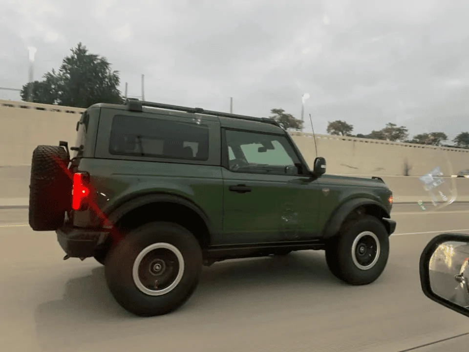 Ford Bronco ERUPTION GREEN Bronco Club 1633563865469