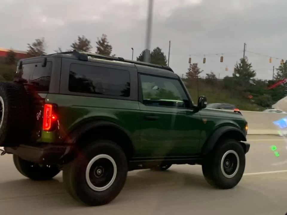 Ford Bronco ERUPTION GREEN Bronco Club 6CCC5B4F-A66B-4A02-8F64-335EC4851A84