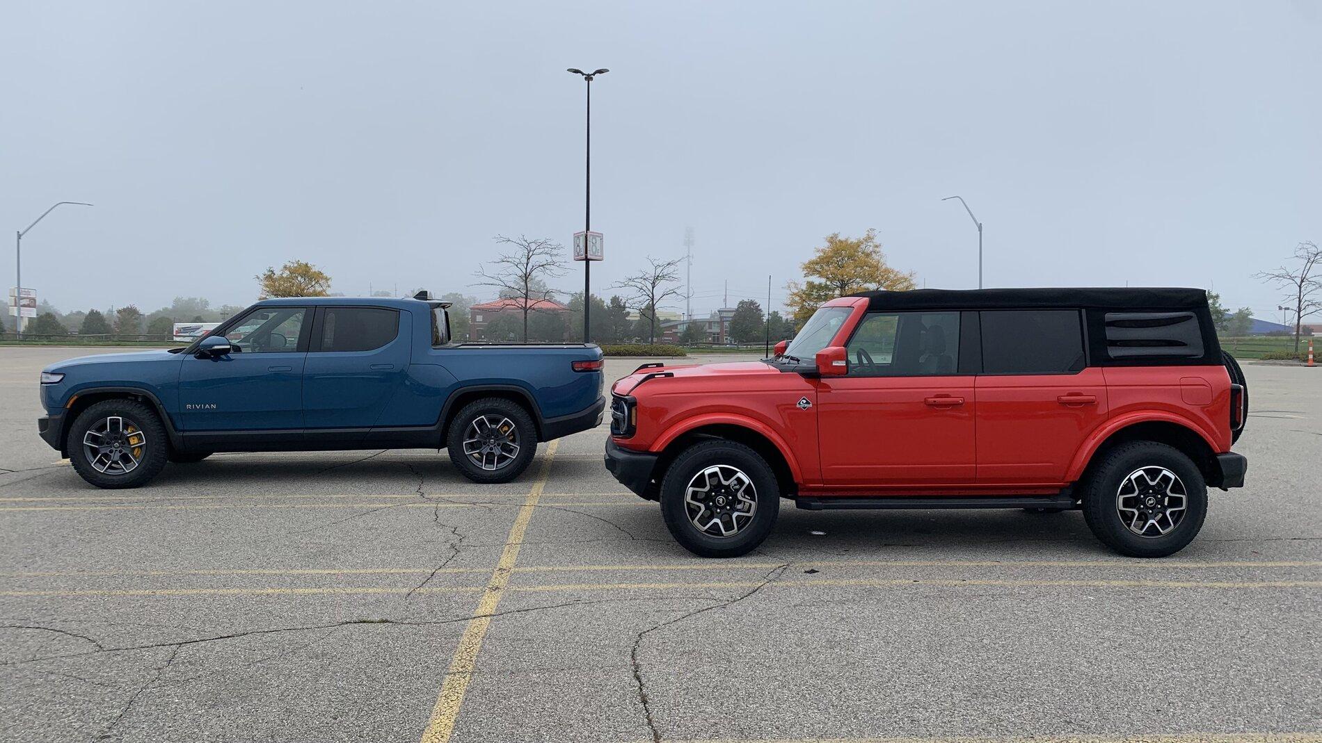Ford Bronco Bronco vs Rivian R1T Pics! BD8DBBEE-9C3B-4C53-99F9-33D4E40C4541