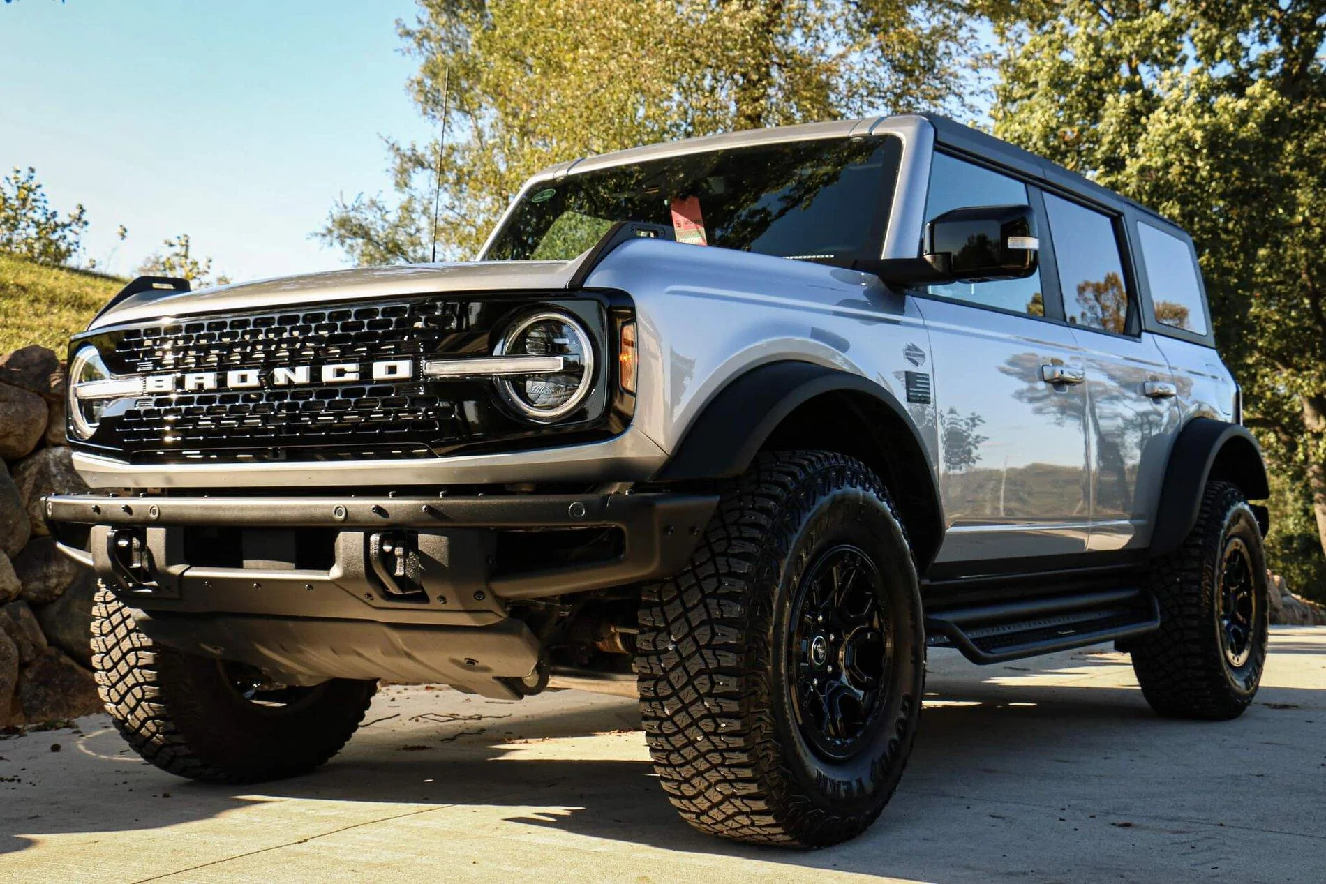 Ford Bronco ICONIC SILVER Bronco Club received_185162793728194