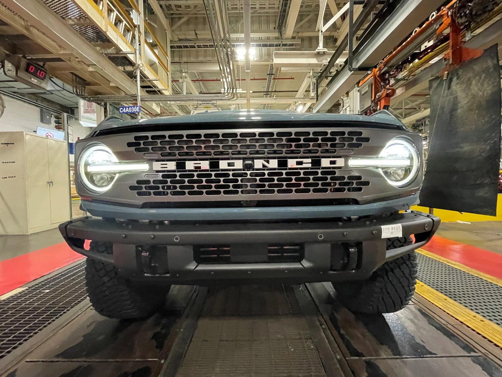 Ford Bronco My Bronco coming down the factory line pictures! - Thanks Ford & Jim Farley! IMG_0266