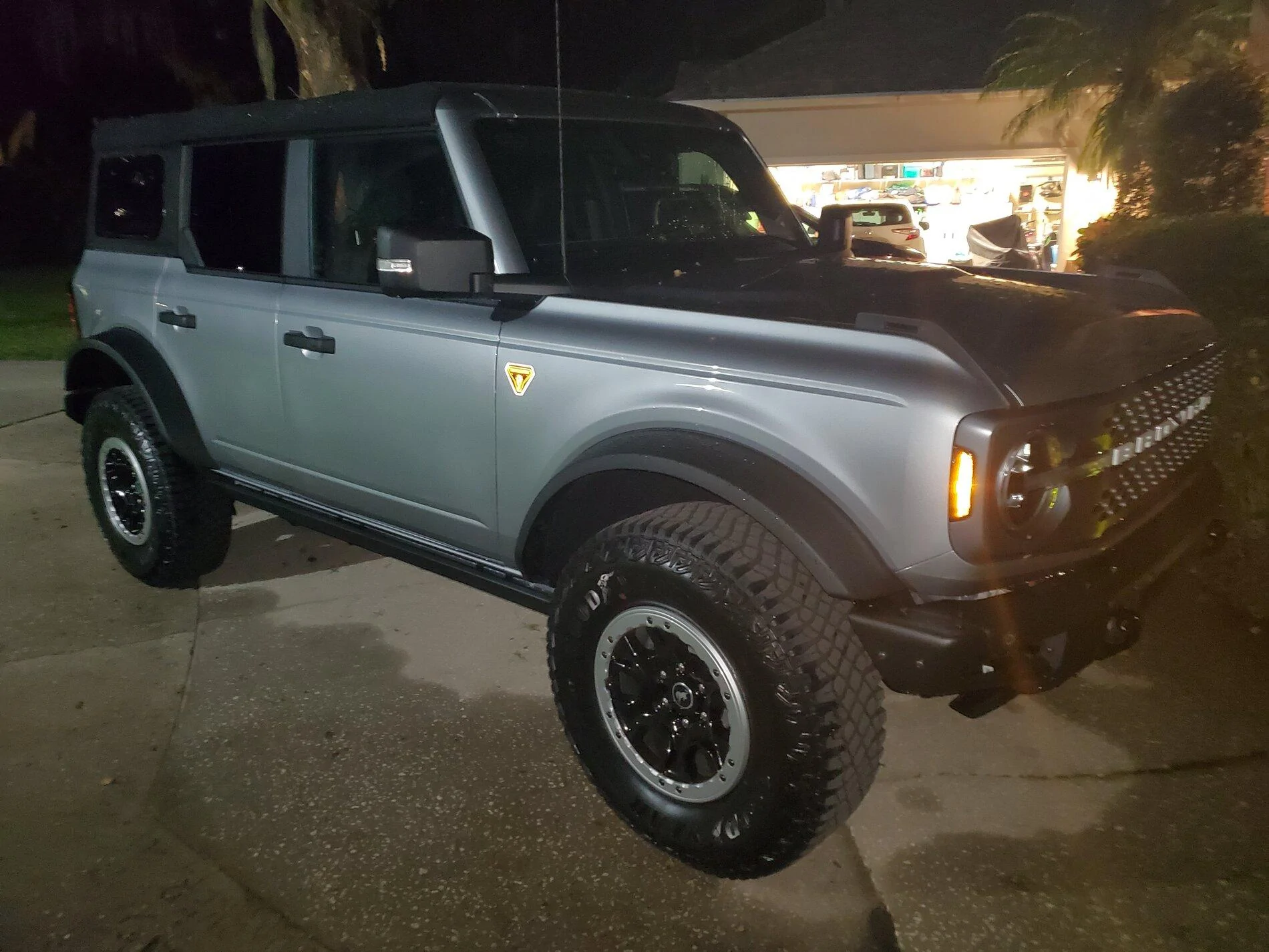 Ford Bronco ICONIC SILVER Bronco Club 20211001_204700