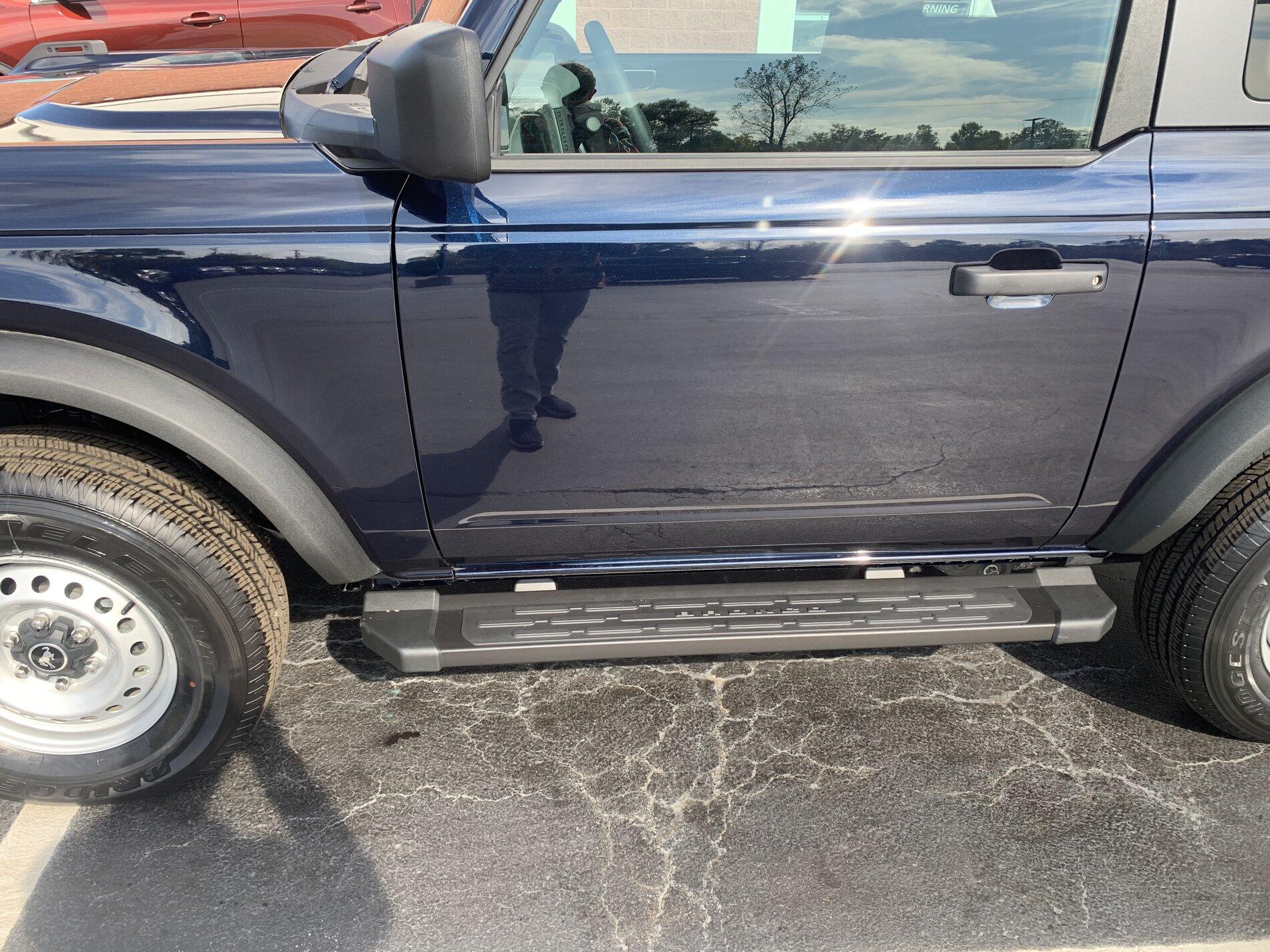 Ford Bronco ANTIMATTER BLUE Bronco Club 9F5DAE47-6F7B-4A9E-B321-CF0A898B5764