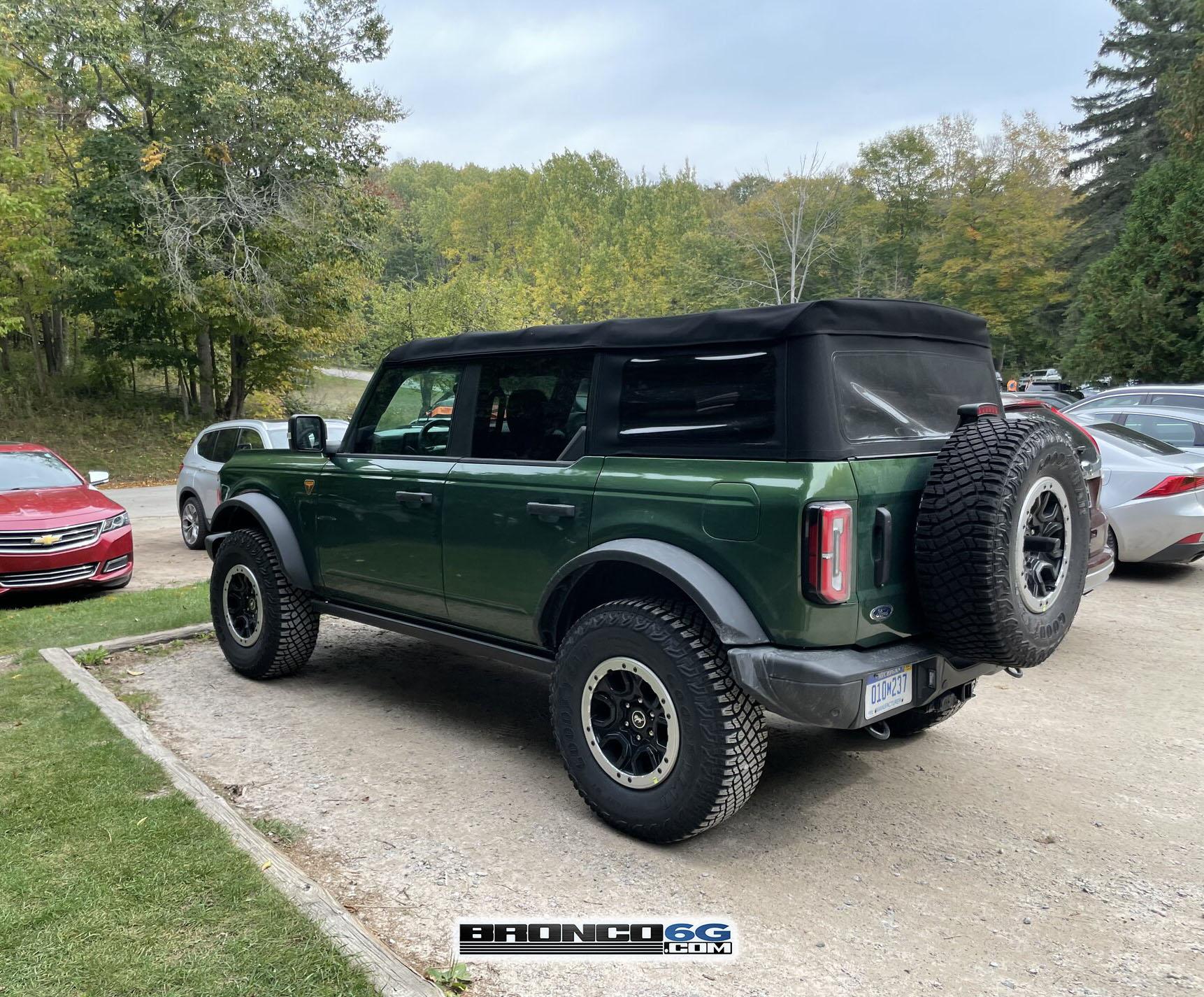 Ford Bronco Eruption Green Bronco Badlands Sasquatch + Capable Bumper spotted in the Wild Eruption Green Bronco Badlands Sasquatch + Capable Bumper 1