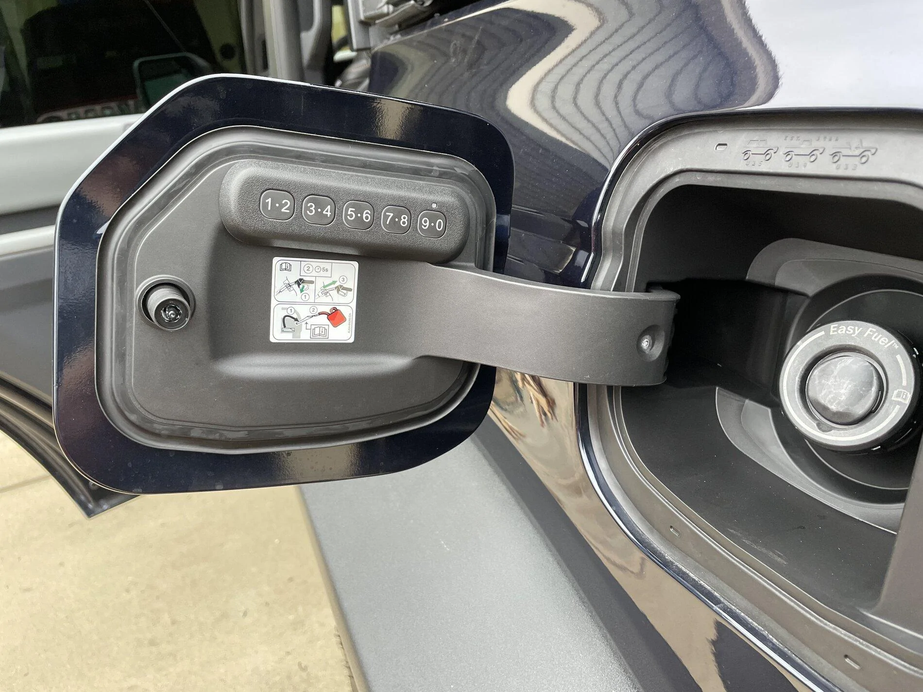 Ford Bronco First mod (moved keypad to gas door) and a simple fix 16B88788-578F-4895-BE29-50A88896E787