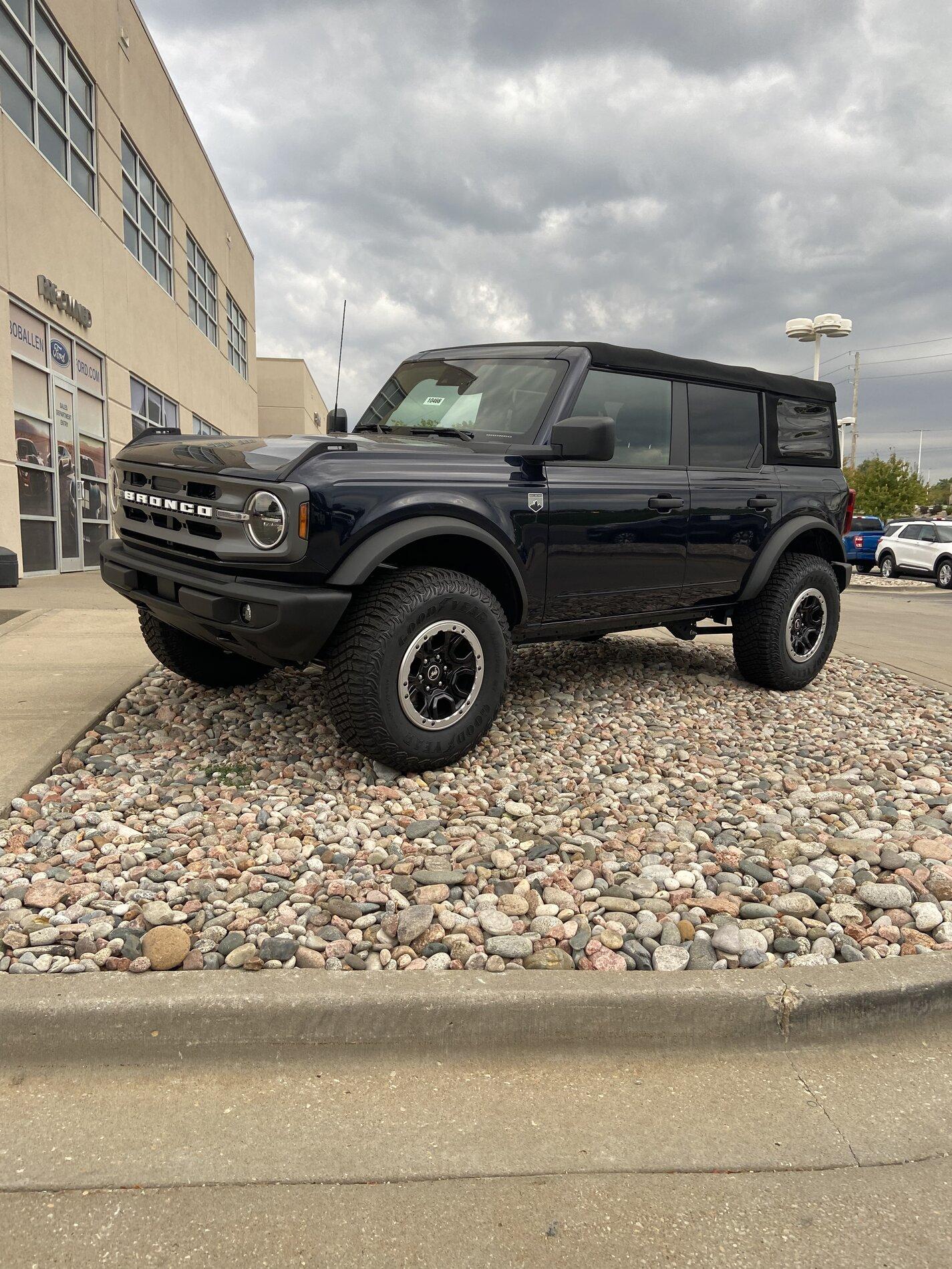 Ford Bronco Dealer demo misleading B710FA5D-00DC-4142-80A3-266BAE6D6E7C
