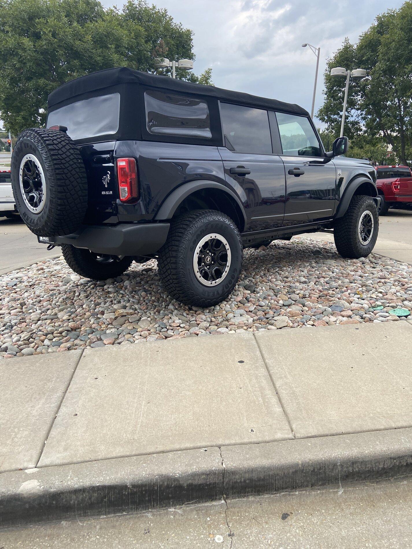 Ford Bronco Dealer demo misleading 2A13DE39-6029-431B-89FE-1E7582A78A68