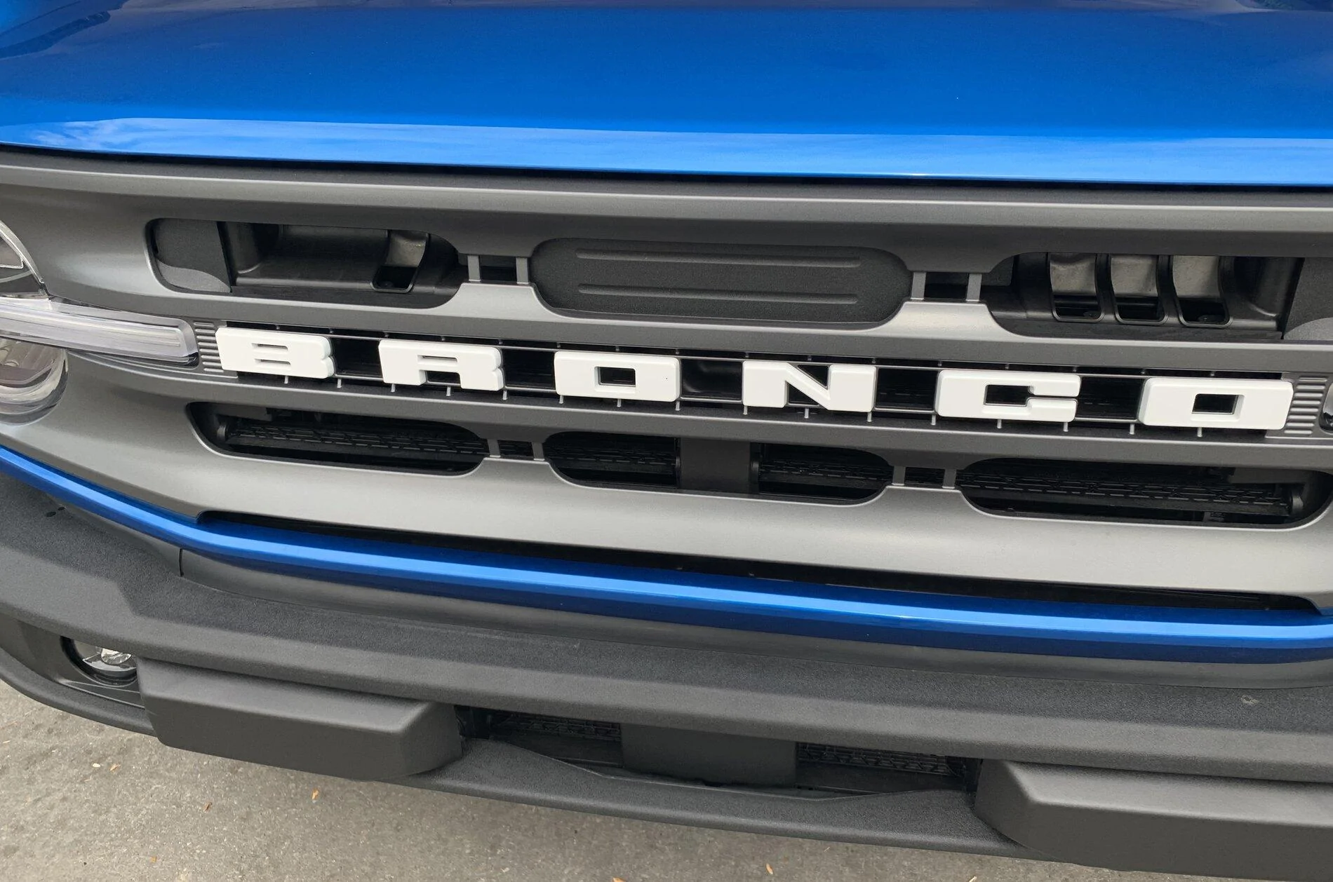 Ford Bronco Anyone swap grill yet? f2