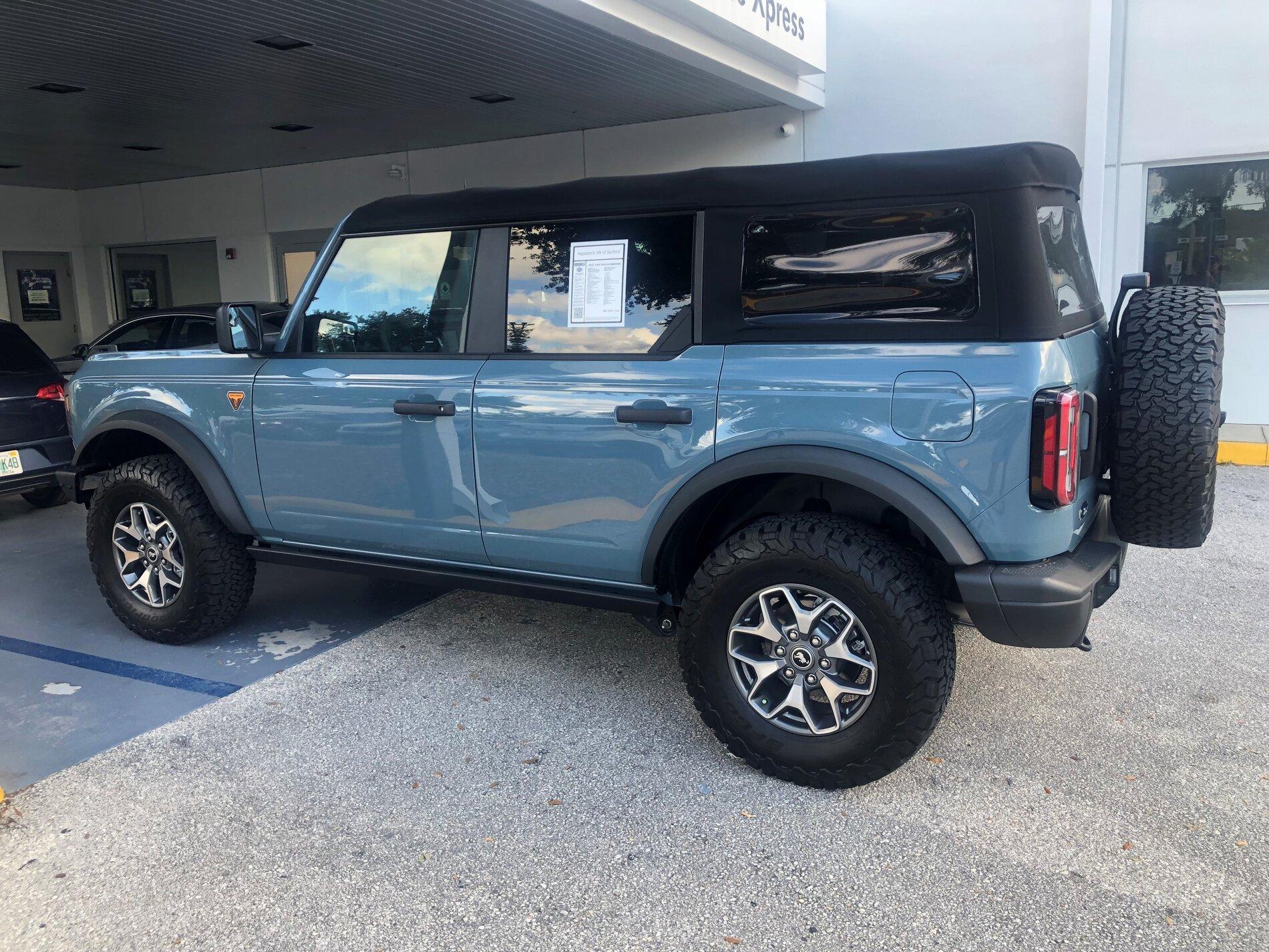Ford Bronco 7 speed Manuel  Vs 10 speed Auto. Bronco 5