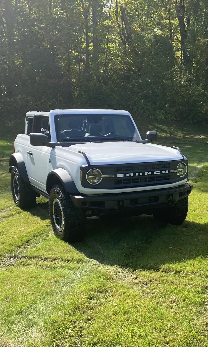Ford Bronco OXFORD WHITE Bronco Club F9A0AE2F-5F01-4D09-9871-1817EE1791DE