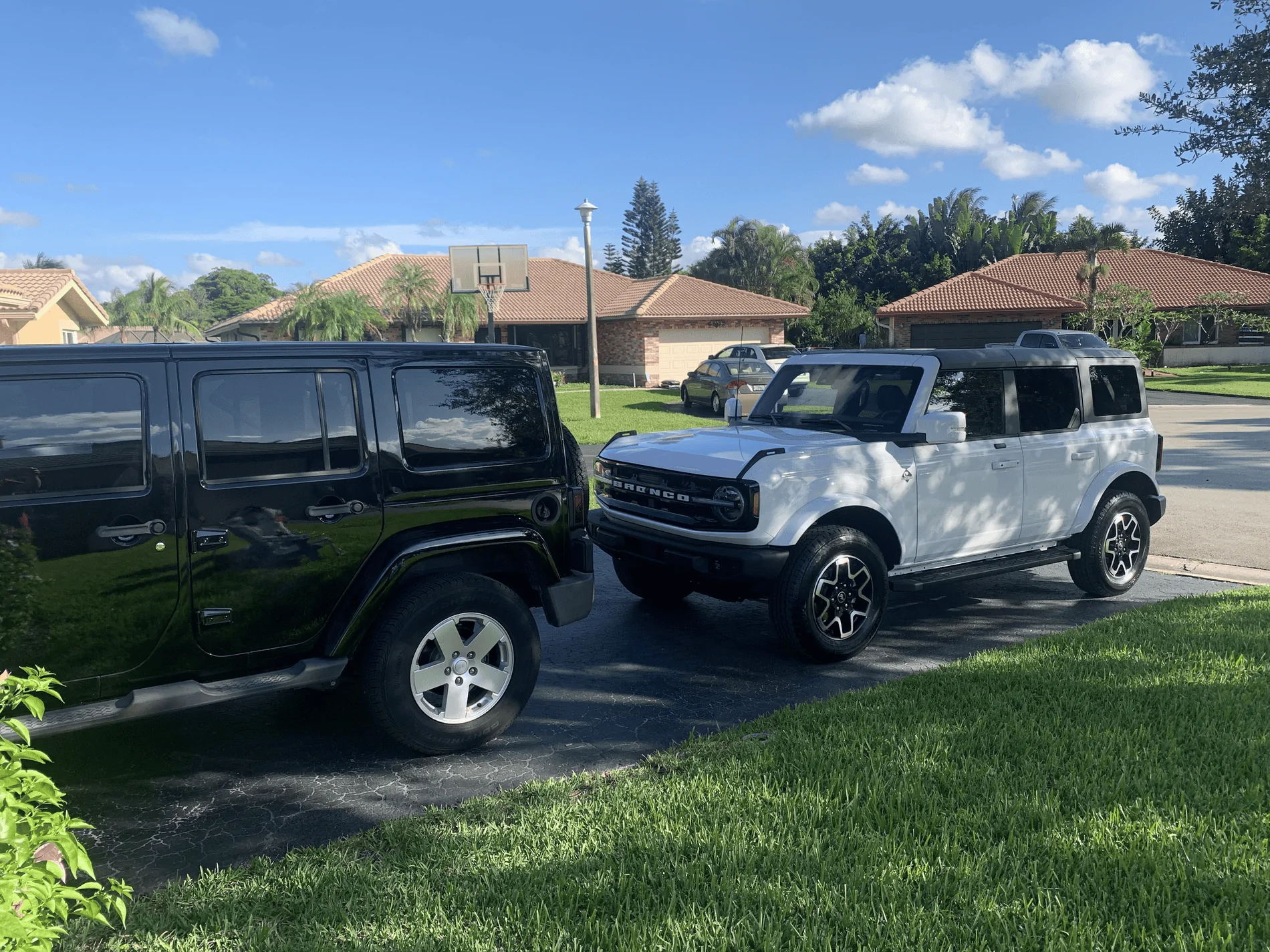 Ford Bronco *** DIRT MOUNTAIN Broncos - Built, Shipped, Delivered Tracker*** tempImagegYFNg2