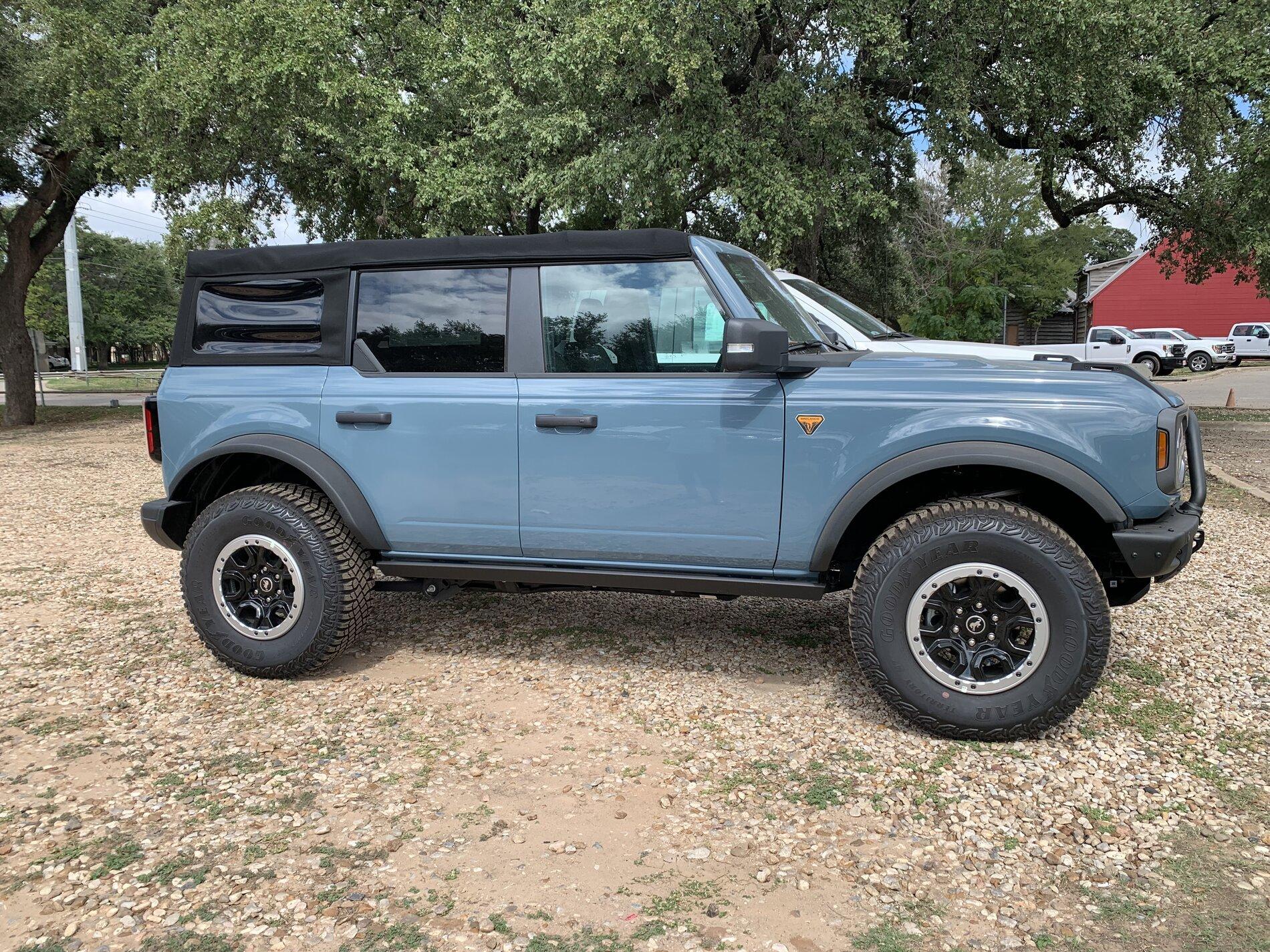 Ford Bronco Covert Ford honoring MSRP 12F7000F-95BE-4BA2-B9C6-08FE95F1175B