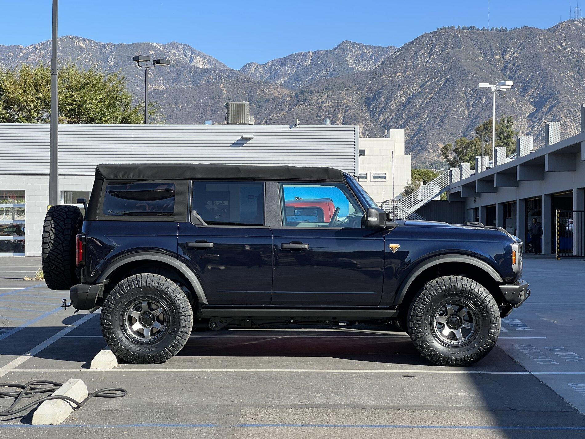 Ford Bronco Bandlands on 1" leveling kit with 35’s and Fuel wheels (+1mm offset) AB43DE2B-13DE-4491-A925-08F7541059B8