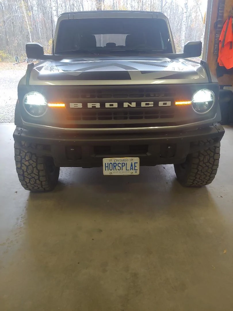 Ford Bronco ICONIC SILVER Bronco Club FCF90643-0F37-4033-8087-437F93B3A090