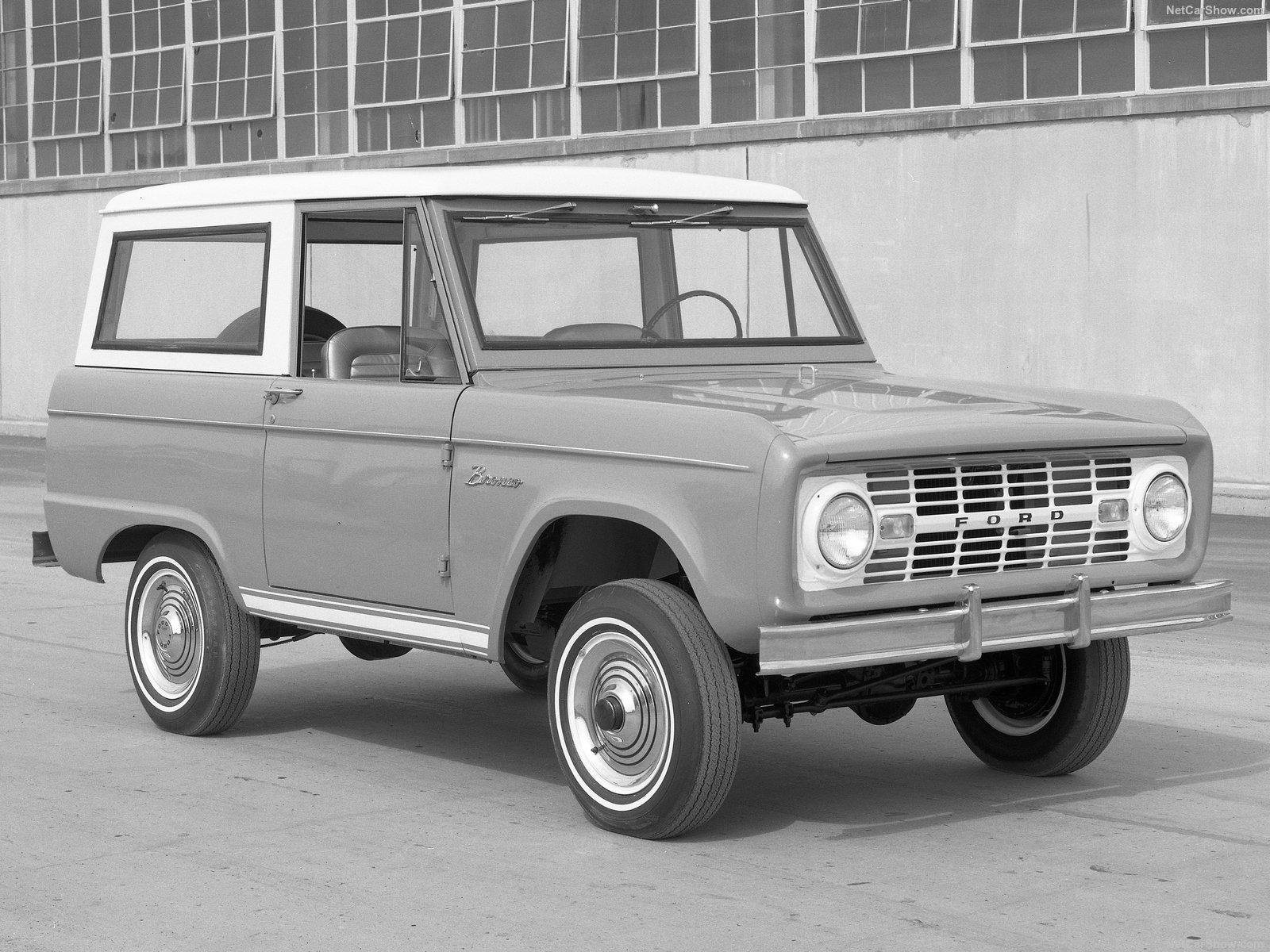 Ford Bronco 2-Door Bronco vs 2-Door Defender Comparison Review Video by Edmunds Ford-Bronco-1966-1600-03