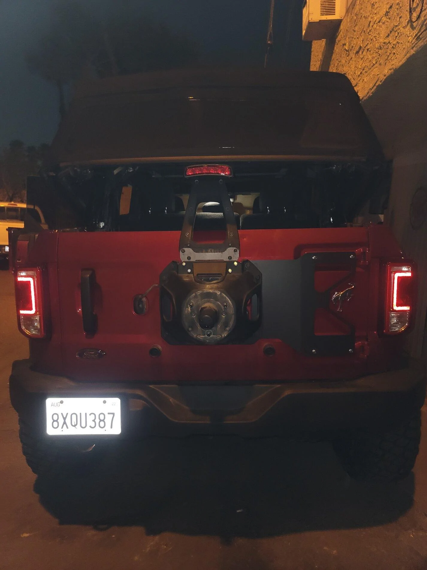 Ford Bronco Rough Country Tailgate Reinforcement - Installed - fastener issue 20211015_200956