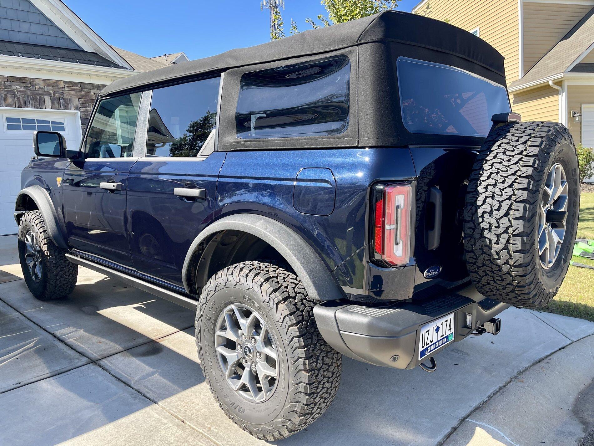 Ford Bronco ANTIMATTER BLUE Bronco Club 043EA46D-2A72-4334-BB6B-7EDED2521740